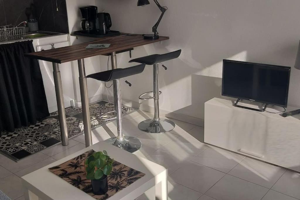 Ferienwohnung Studio Climatise, Lumineux A 5 Min De La Promenade Des Anglais Nizza Exterior foto